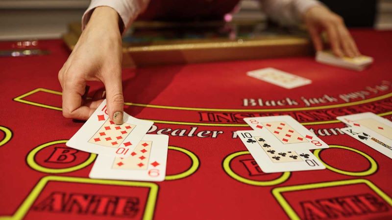 Giải thích ý nghĩa đôi bai được áp dụng trong game Blackjack  